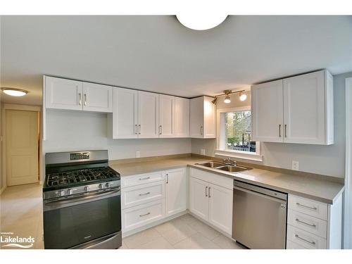 25 Ayling Reid Court, Wasaga Beach, ON - Indoor Photo Showing Kitchen With Double Sink