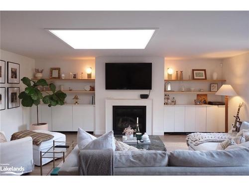 85 Ninth Street, Collingwood, ON - Indoor Photo Showing Living Room With Fireplace