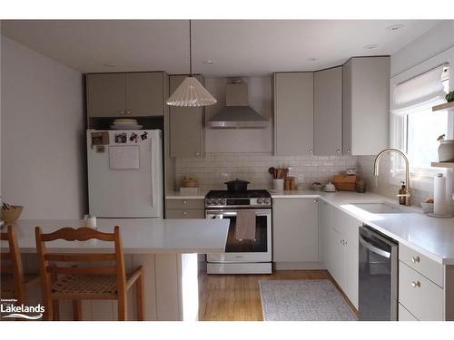 85 Ninth Street, Collingwood, ON - Indoor Photo Showing Kitchen