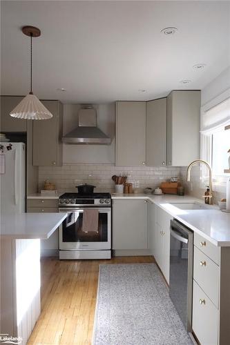 85 Ninth Street, Collingwood, ON - Indoor Photo Showing Kitchen With Upgraded Kitchen