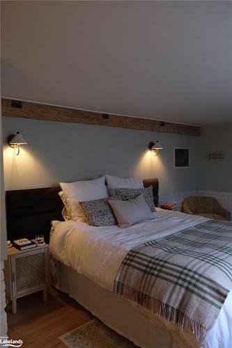 85 Ninth Street, Collingwood, ON - Indoor Photo Showing Bedroom