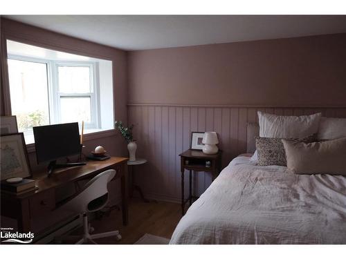 85 Ninth Street, Collingwood, ON - Indoor Photo Showing Bedroom