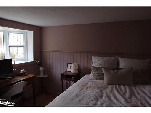 85 Ninth Street, Collingwood, ON - Indoor Photo Showing Bedroom