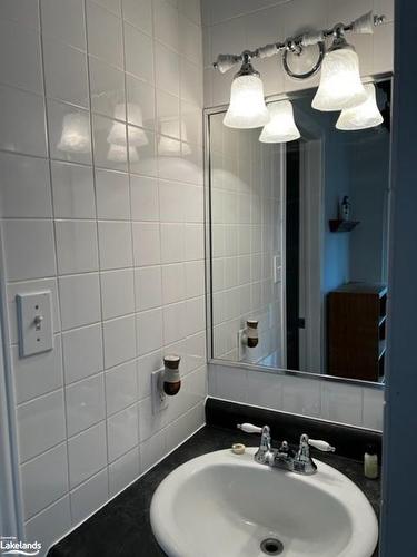 1055 Mosley Street, Wasaga Beach, ON - Indoor Photo Showing Bathroom