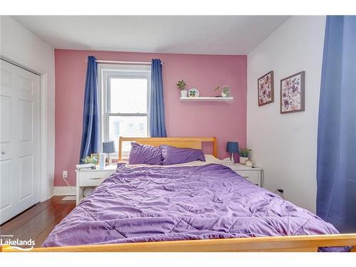 682 8Th Street, Owen Sound, ON - Indoor Photo Showing Bedroom