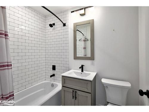 49 Alice Street E, Thornbury, ON - Indoor Photo Showing Bathroom