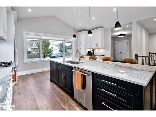 49 Alice Street E, Thornbury, ON - Indoor Photo Showing Kitchen With Upgraded Kitchen