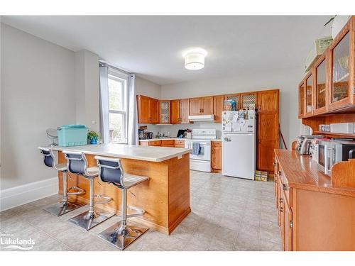 682 8Th Street, Owen Sound, ON - Indoor Photo Showing Kitchen