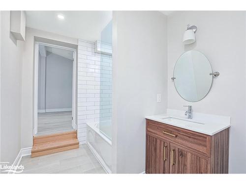 167 Peel Street, Collingwood, ON - Indoor Photo Showing Bathroom