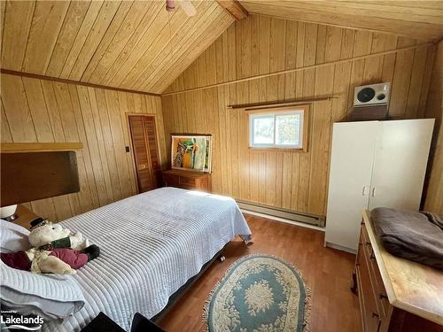 44 Oliver Crescent, Collingwood, ON - Indoor Photo Showing Bedroom