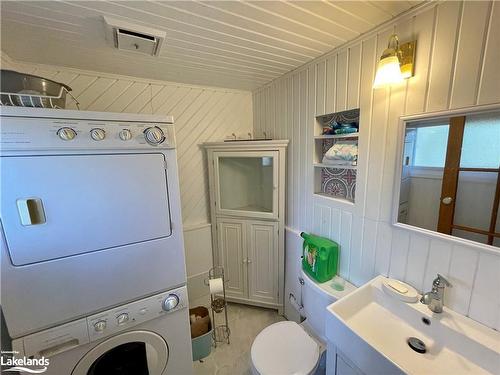 44 Oliver Crescent, Collingwood, ON - Indoor Photo Showing Laundry Room