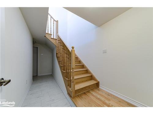 77 Sun Valley Avenue, Wasaga Beach, ON - Indoor Photo Showing Other Room