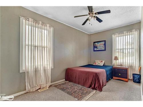 289 Elizabeth St, Midland, ON - Indoor Photo Showing Bedroom