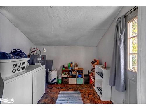 289 Elizabeth St, Midland, ON - Indoor Photo Showing Laundry Room