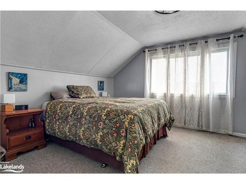 289 Elizabeth St, Midland, ON - Indoor Photo Showing Bedroom