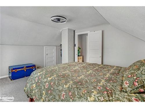 289 Elizabeth St, Midland, ON - Indoor Photo Showing Bedroom