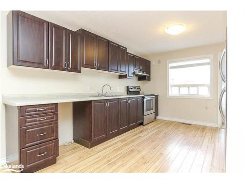 24 Glenwood Drive, Wasaga Beach, ON - Indoor Photo Showing Kitchen