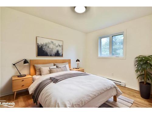 8345 Highway 93, Tiny, ON - Indoor Photo Showing Bedroom