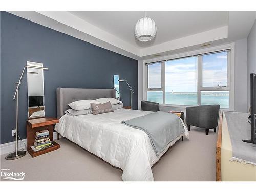 550 Mariners Way, Collingwood, ON - Indoor Photo Showing Bedroom