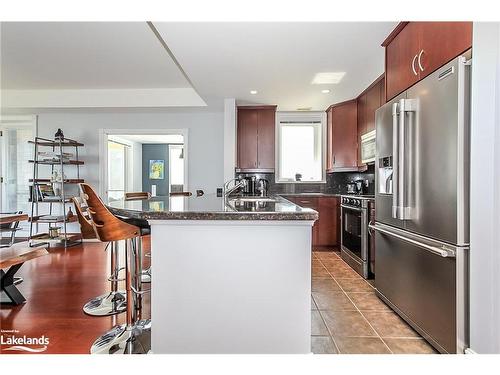 550 Mariners Way, Collingwood, ON - Indoor Photo Showing Kitchen