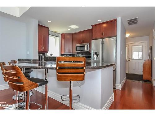 550 Mariners Way, Collingwood, ON - Indoor Photo Showing Kitchen