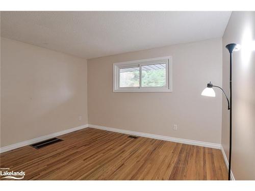 405 Muskoka Beach Road, Gravenhurst, ON - Indoor Photo Showing Other Room