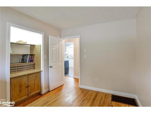 405 Muskoka Beach Road, Gravenhurst, ON - Indoor Photo Showing Other Room