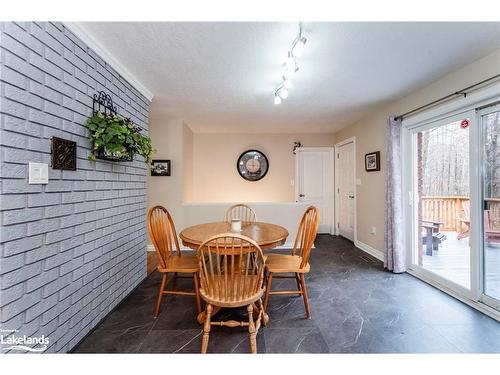 15 Mundy Avenue, Tiny, ON - Indoor Photo Showing Dining Room