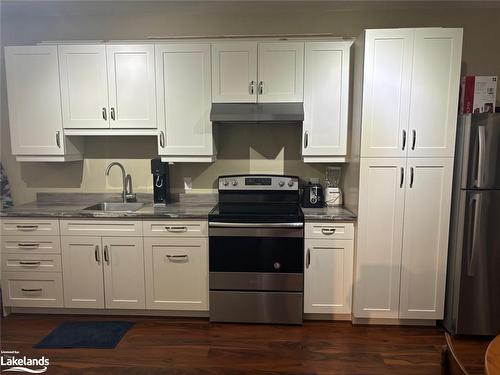 38 Rodney Street, Collingwood, ON - Indoor Photo Showing Kitchen