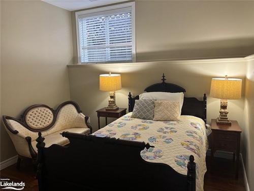 38 Rodney Street, Collingwood, ON - Indoor Photo Showing Bedroom