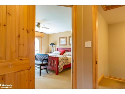 8, Fixed W-1111 Dwight Beach Road, Lake Of Bays, ON - Indoor Photo Showing Bedroom