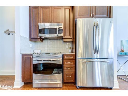 307-764 River Road E, Wasaga Beach, ON - Indoor Photo Showing Kitchen