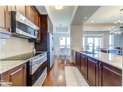 307-764 River Road E, Wasaga Beach, ON - Indoor Photo Showing Kitchen With Double Sink With Upgraded Kitchen