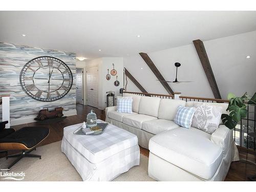 110 Landry Lane, Thornbury, ON - Indoor Photo Showing Living Room