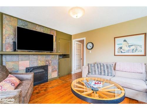 635017 Pretty River Road, The Blue Mountains, ON - Indoor Photo Showing Living Room With Fireplace