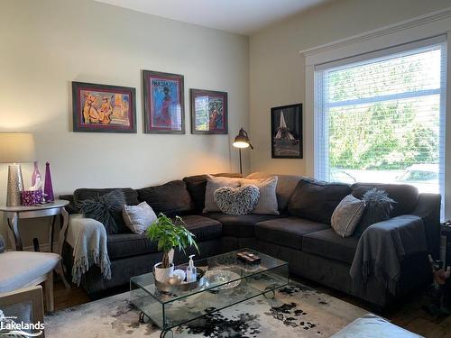 7 Edwin Street, Meaford, ON - Indoor Photo Showing Living Room