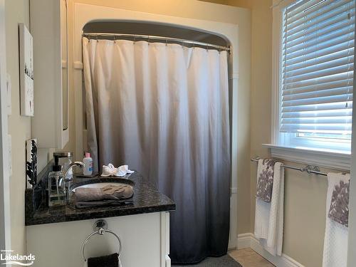 7 Edwin Street, Meaford, ON - Indoor Photo Showing Bathroom