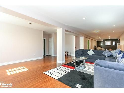 16 Wasaga Sands Drive, Wasaga Beach, ON - Indoor Photo Showing Living Room