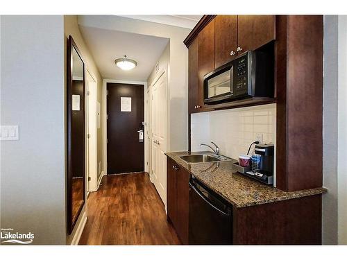 303-220 Gord Canning Drive, Town Of Blue Mountains, ON - Indoor Photo Showing Kitchen