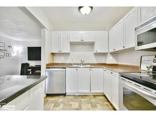 7-441 Barrie Road, Orillia, ON - Indoor Photo Showing Kitchen