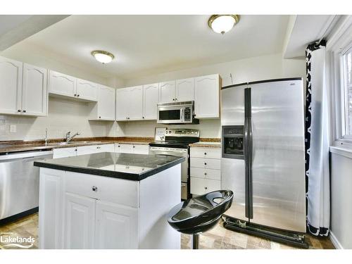 7-441 Barrie Road, Orillia, ON - Indoor Photo Showing Kitchen