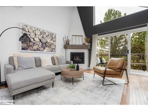 3-110 Kellie'S Way, The Blue Mountains, ON - Indoor Photo Showing Living Room With Fireplace