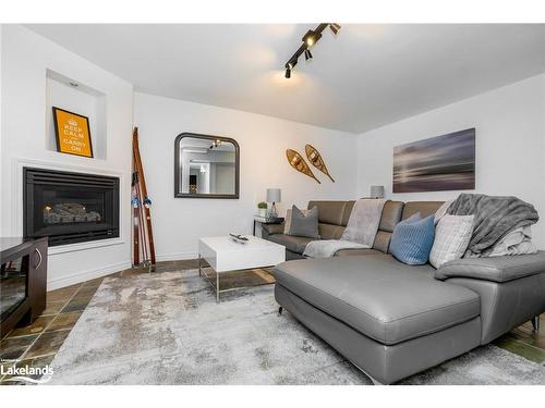 3-110 Kellie'S Way, The Blue Mountains, ON - Indoor Photo Showing Living Room With Fireplace