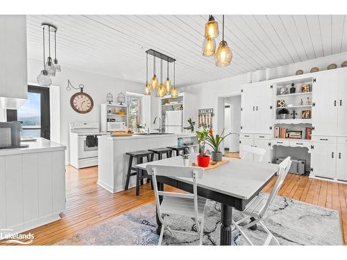 4718 County Rd 21, Haliburton, ON - Indoor Photo Showing Dining Room