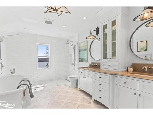 4718 County Rd 21, Haliburton, ON - Indoor Photo Showing Bathroom