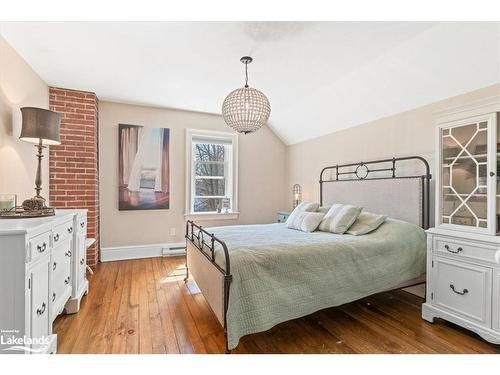 4718 County Rd 21, Haliburton, ON - Indoor Photo Showing Bedroom