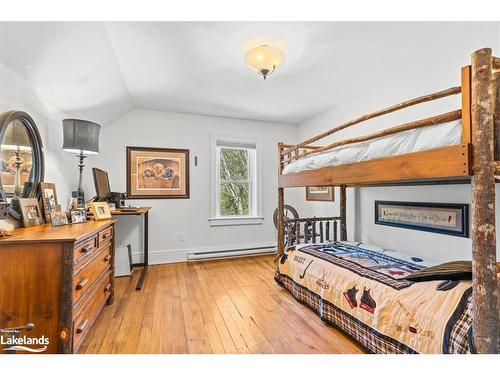 4718 County Rd 21, Haliburton, ON - Indoor Photo Showing Bedroom