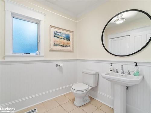 21 Brian Road, Bracebridge, ON - Indoor Photo Showing Bathroom