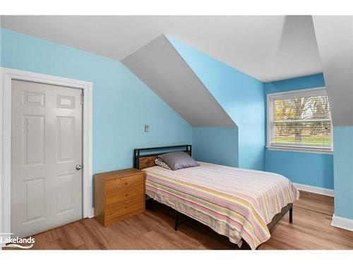 49 North Street E, Orillia, ON - Indoor Photo Showing Bedroom