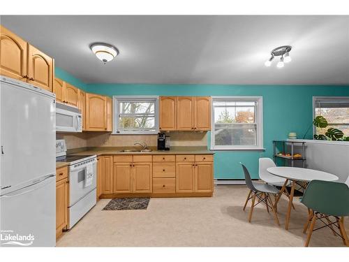 49 North Street E, Orillia, ON - Indoor Photo Showing Kitchen